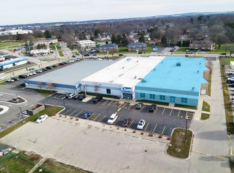 1818 Milton Ave, Janesville, WI for lease - Primary Photo - Image 1 of 48