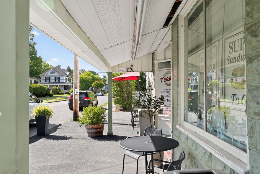 56 Emerson St, Kingston, NY for sale - Building Photo - Image 3 of 19