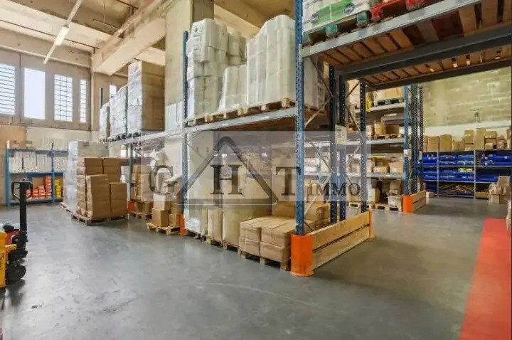 Industrial in Montreuil for sale Building Photo- Image 1 of 10