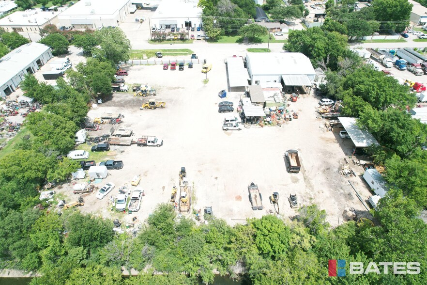 10709 Goodnight Ln, Dallas, TX for lease - Building Photo - Image 3 of 8