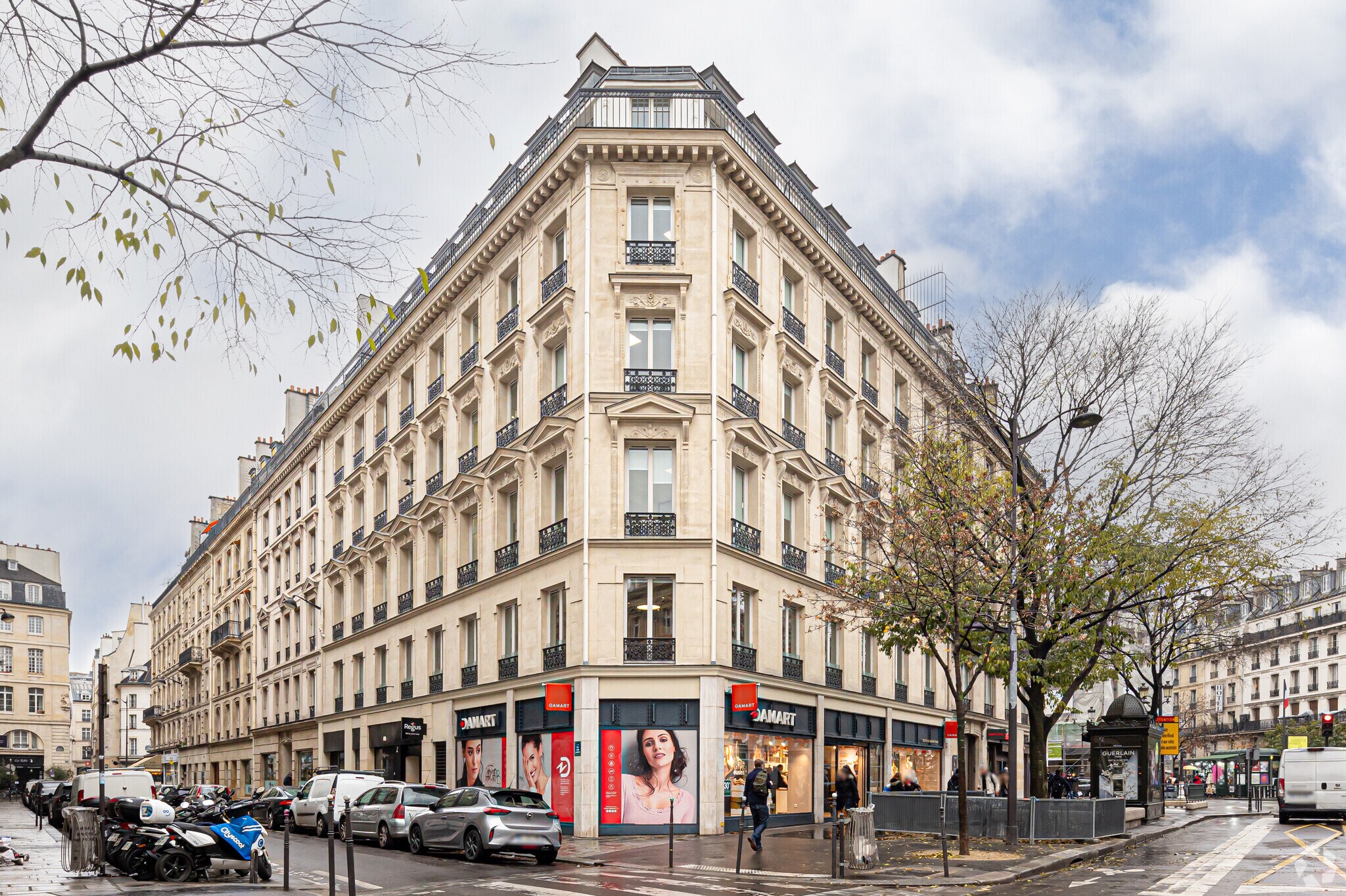 2 Rue Jean Lantier, Paris for lease Primary Photo- Image 1 of 32