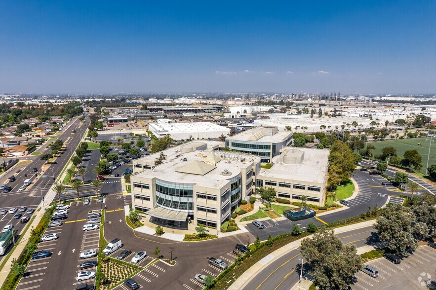 20770-20810 Madrona Ave, Torrance, CA à louer - Photo du bâtiment - Image 3 de 6