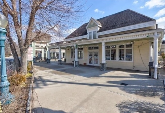 238 Saw Mill River Rd, Millwood, NY for lease - Building Photo - Image 2 of 8