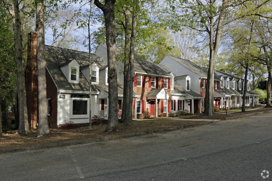 7406 Chapel Hill Rd, Raleigh, NC for sale - Building Photo - Image 2 of 6
