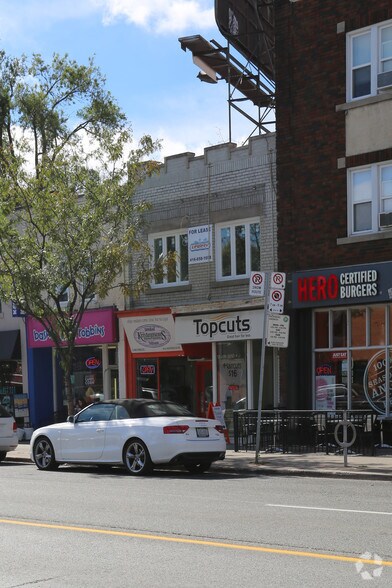 3248 Yonge St, Toronto, ON à vendre - Photo du bâtiment - Image 2 de 3