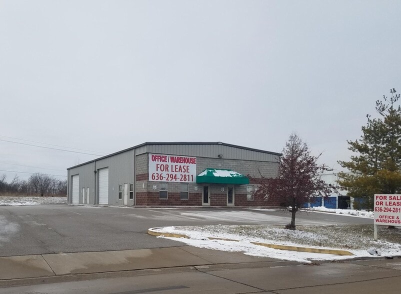 819-821 Midpoint Dr, O'Fallon, MO for sale - Building Photo - Image 2 of 11