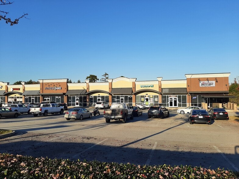 4949 Lanier Islands Pkwy, Buford, GA for lease - Building Photo - Image 2 of 9
