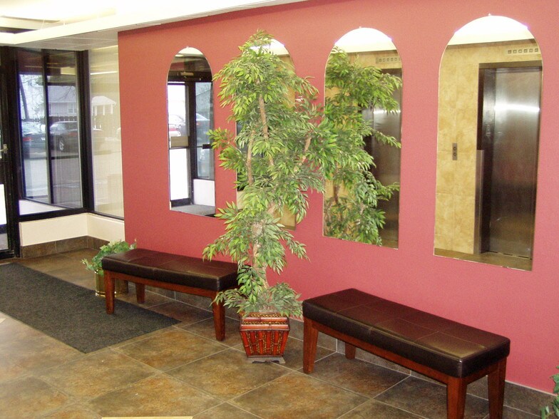 2233 N Hamline Ave, Roseville, MN à louer - Photo intérieure - Image 3 de 7