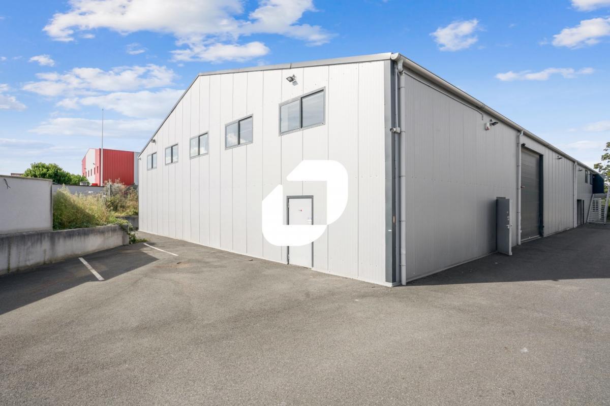 Flex in Fareins for lease Building Photo- Image 1 of 13