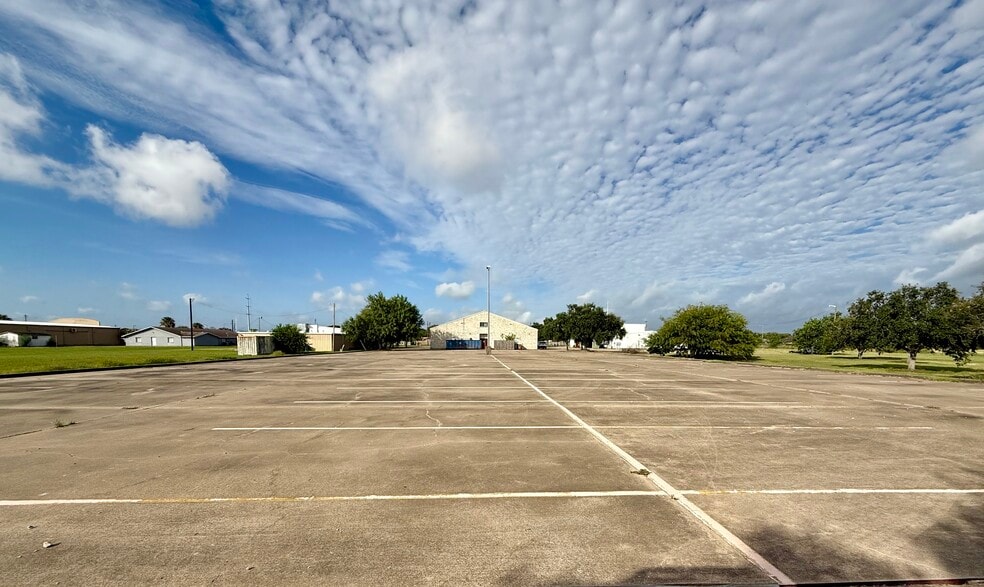 3442 Holly Rd, Corpus Christi, TX for sale - Building Photo - Image 3 of 13