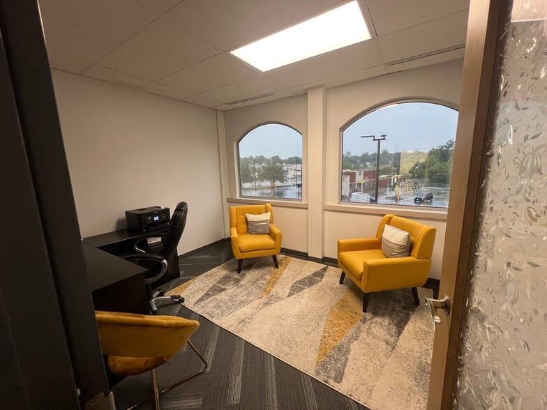 4420 NE Chouteau Tfwy, Kansas City, MO for lease - Building Photo - Image 3 of 10