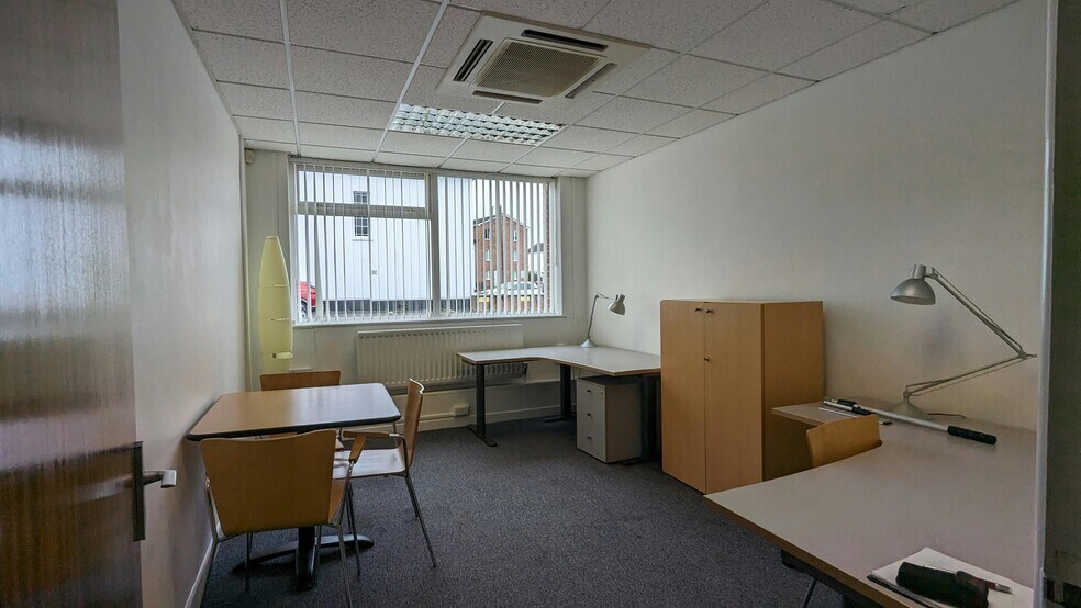 Clarence St, Leamington Spa à louer - Photo du bâtiment - Image 2 de 12