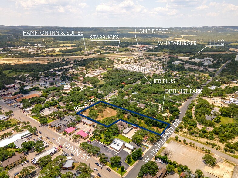 116 Bess St, Boerne, TX à vendre - Photo du bâtiment - Image 2 de 24