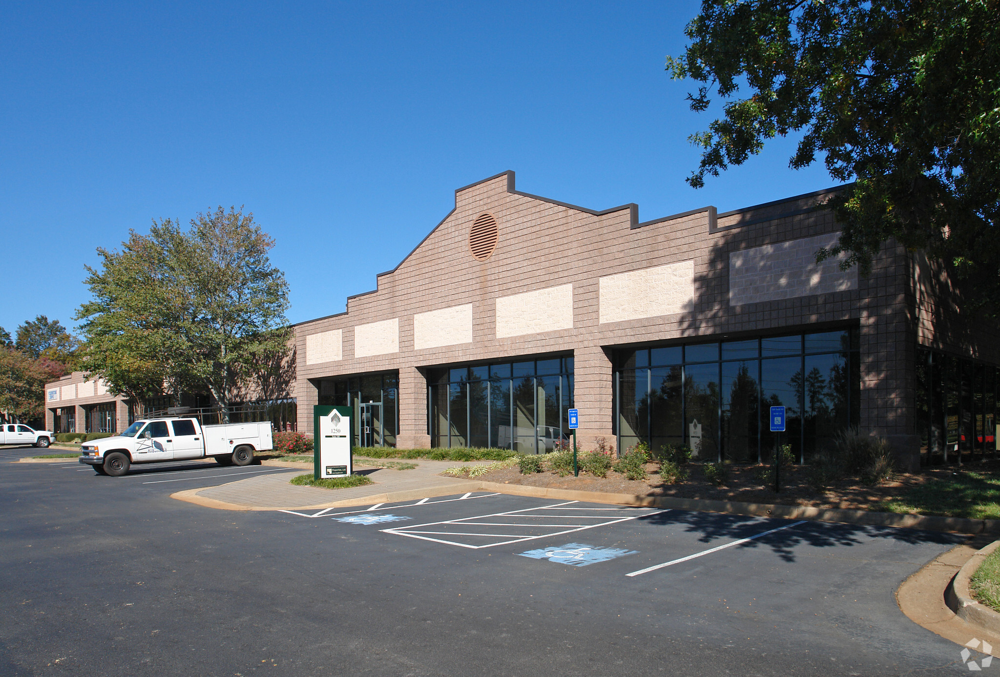 1250 Northmeadow Pky, Roswell, GA for lease Building Photo- Image 1 of 3