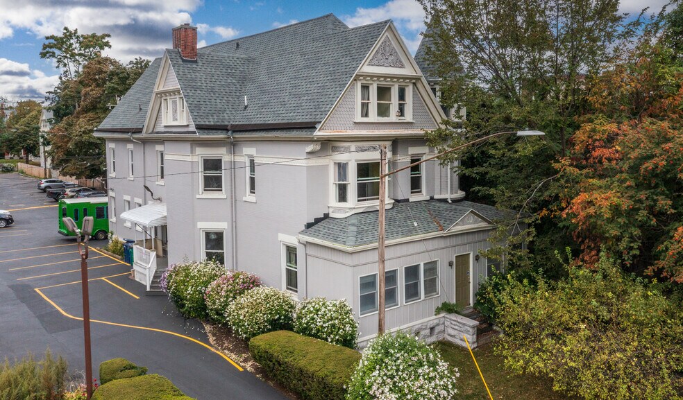 1092 Main St, Buffalo, NY à louer - Photo du bâtiment - Image 1 de 32