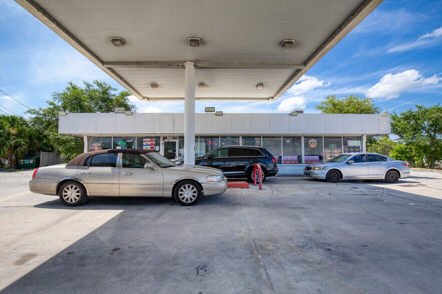 1027 Mason Ave, Daytona Beach, FL à vendre - Photo du bâtiment - Image 2 de 26