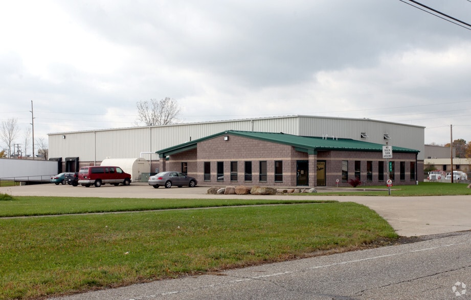 240 W Greenwich Rd, Seville, OH à louer - Photo du bâtiment - Image 2 de 25