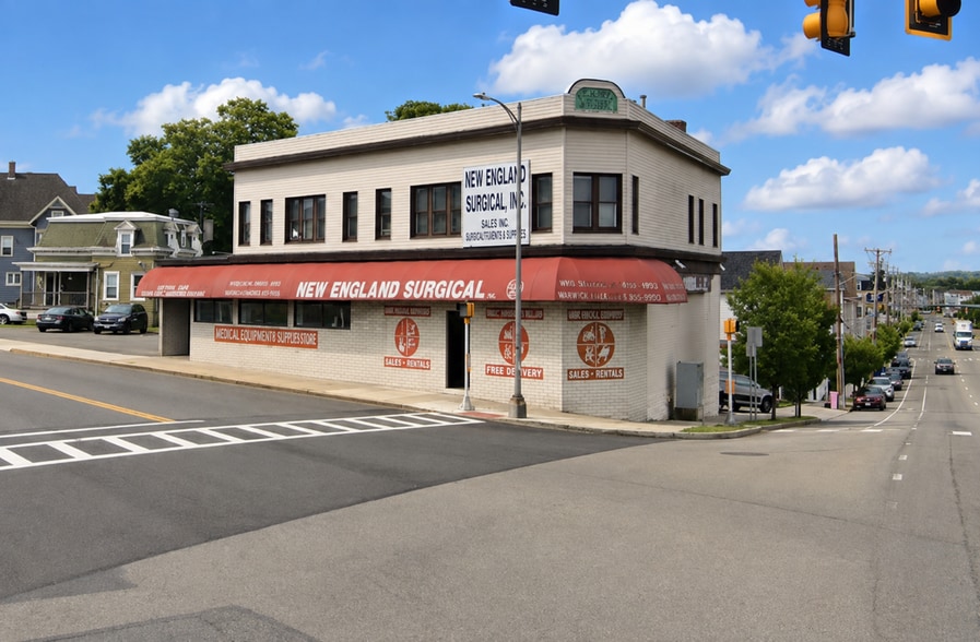 27 Stafford Rd, Fall River, MA for sale - Primary Photo - Image 1 of 3