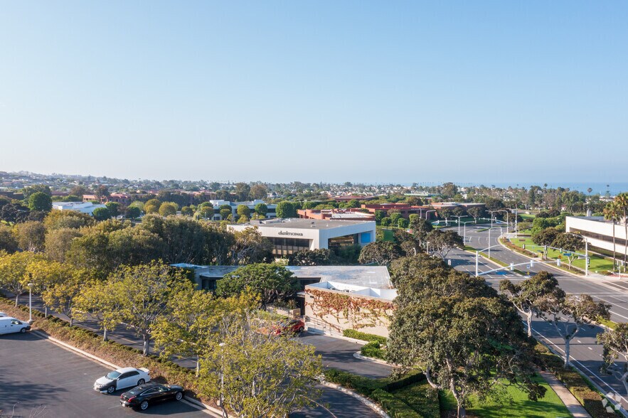190 Newport Center Dr, Newport Beach, CA à louer - Aérien - Image 2 de 4