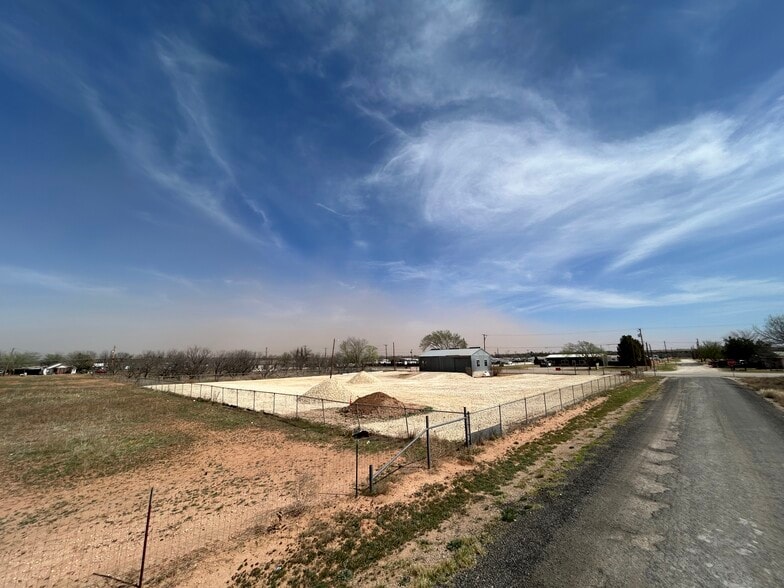 717 Concho St, Colorado City, TX for lease - Building Photo - Image 2 of 8