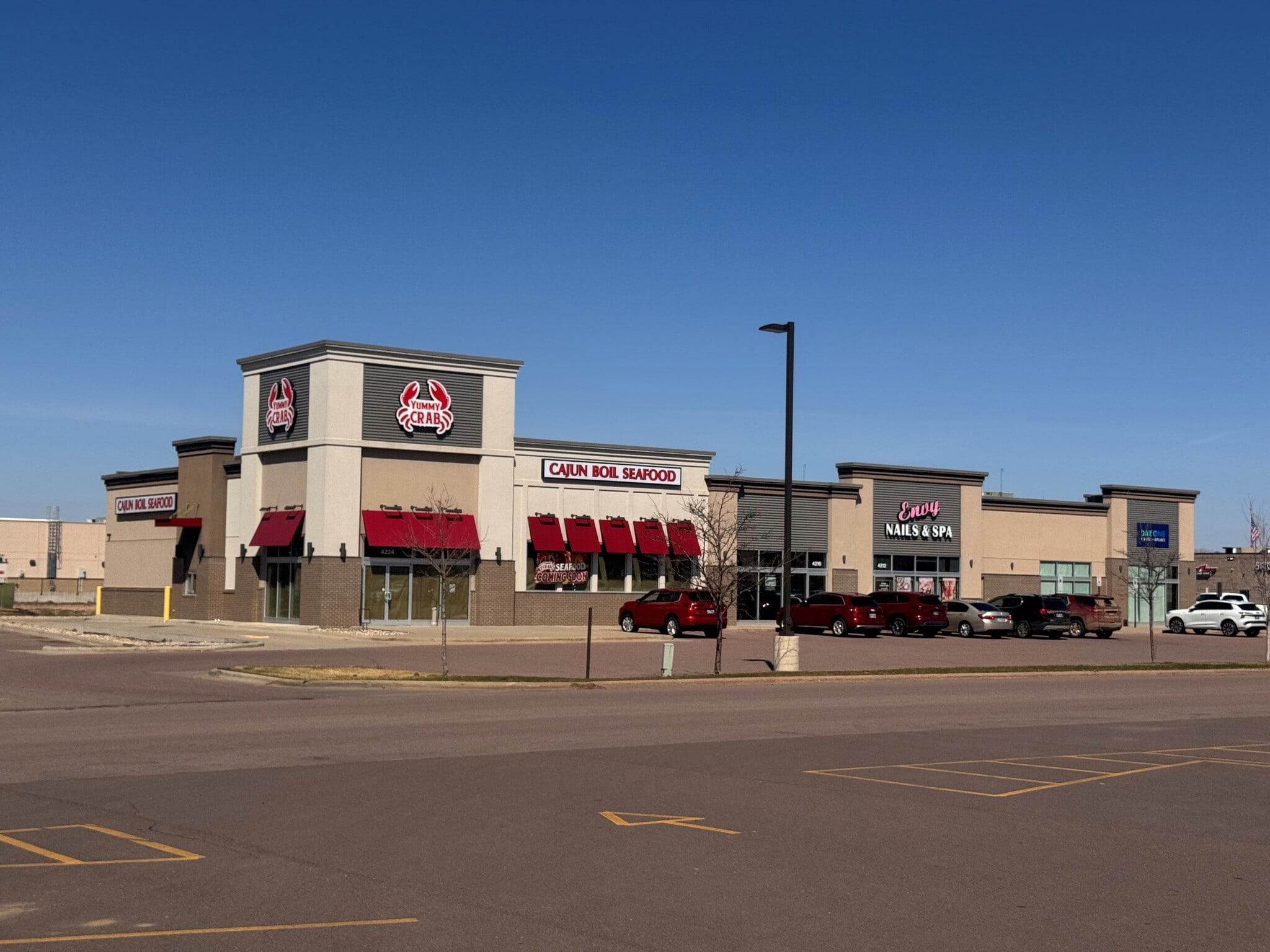 4200-4300 W Empire Pl, Sioux Falls, SD for sale Primary Photo- Image 1 of 7