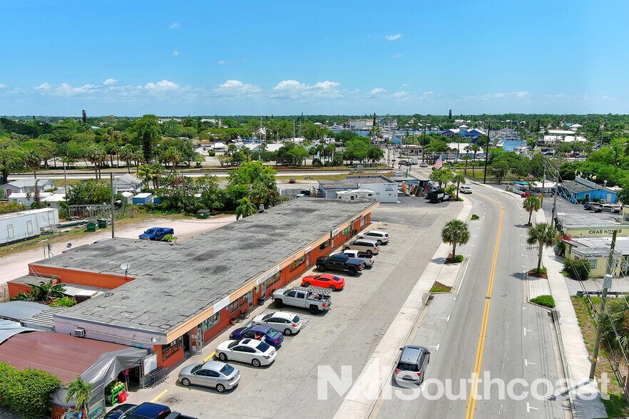 4069-4129 SE Salerno Rd, Stuart, FL à louer - Photo du bâtiment - Image 2 de 12