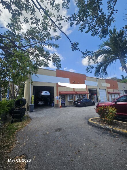 11951 SW 144th Ct, Miami, FL à vendre - Photo principale - Image 1 de 11