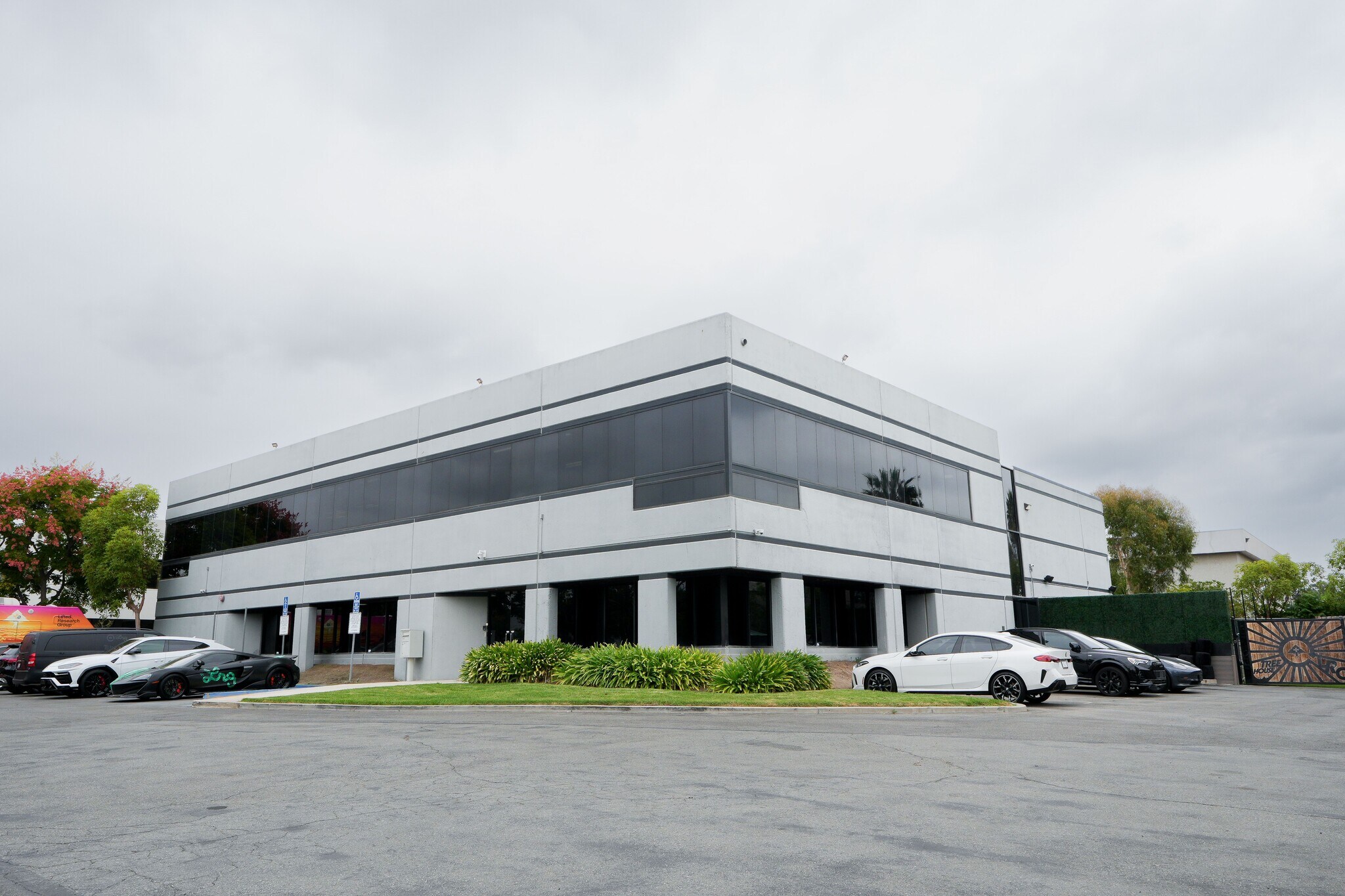 7 Studebaker, Irvine, CA à louer Photo principale- Image 1 de 20