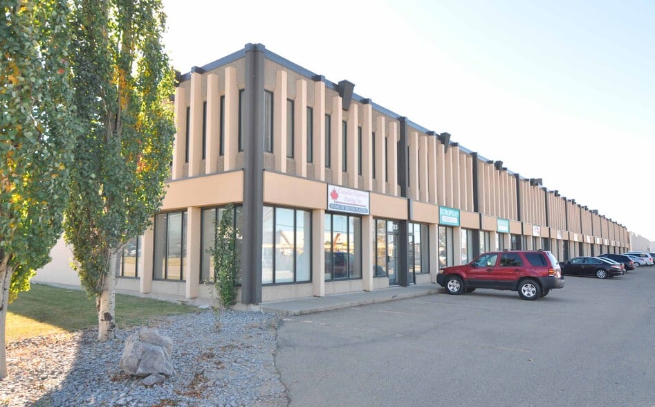 8703-8727 53rd Ave NW, Edmonton, AB for lease - Building Photo - Image 1 of 5