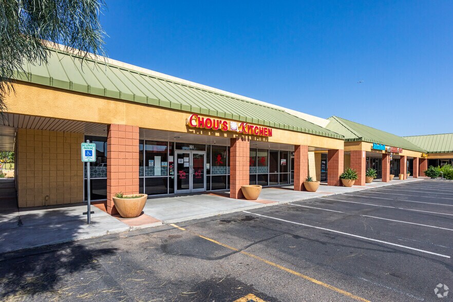 1250 E Apache Blvd, Tempe, AZ à louer - Photo du bâtiment - Image 2 de 3