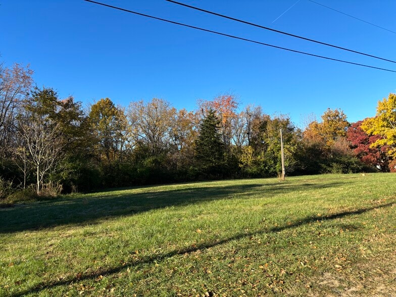 2495 N Hill Ave, Decatur, IL for sale - Building Photo - Image 2 of 12