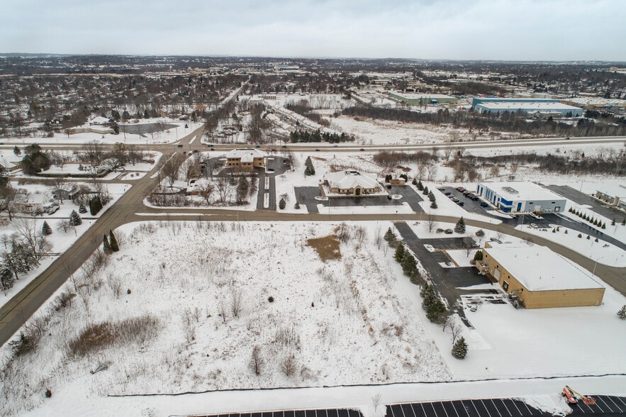 Corporate Dr, Waukesha, WI for sale - Building Photo - Image 3 of 4