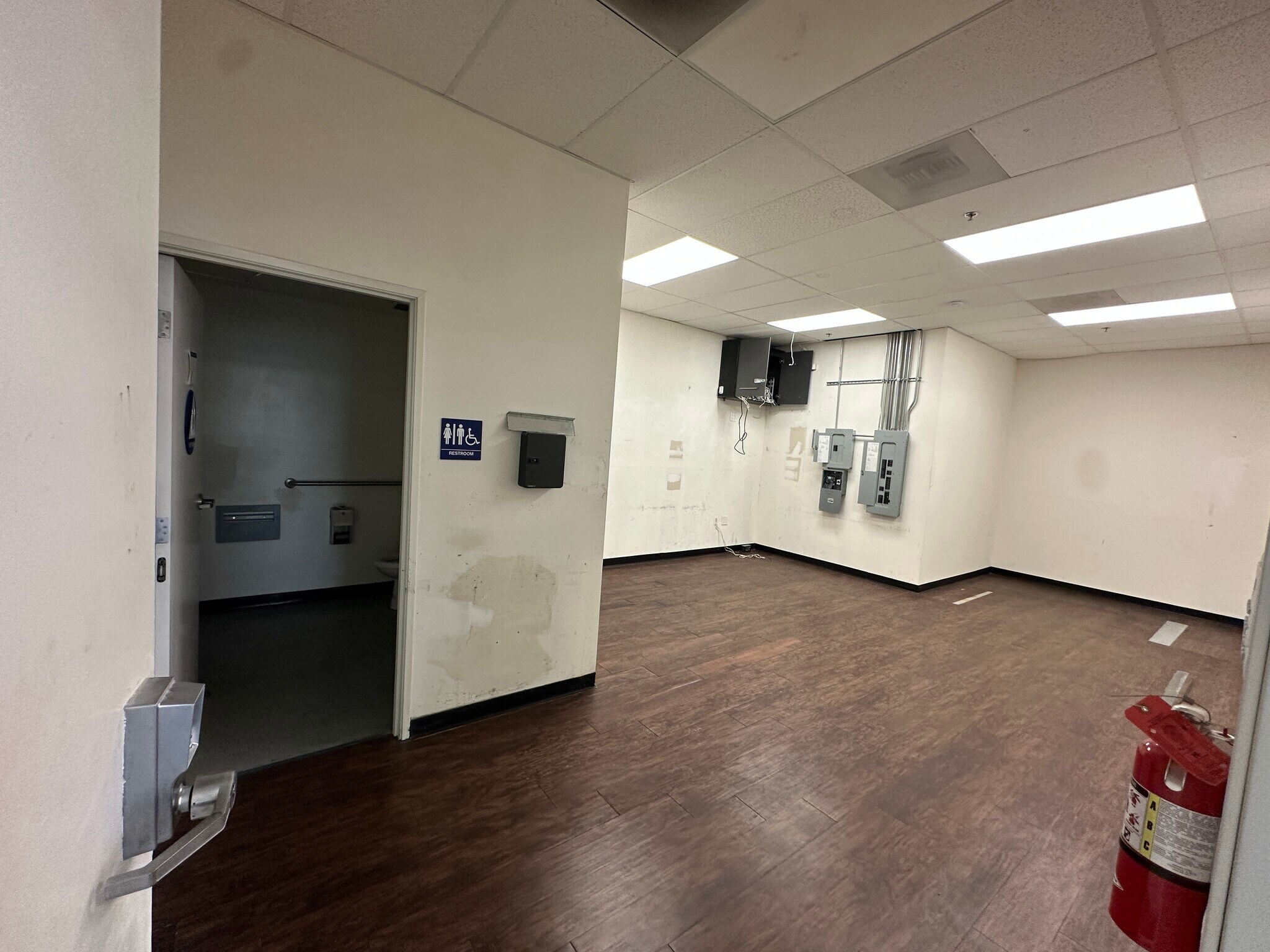 4480 Holt Blvd, Montclair, CA for lease Interior Photo- Image 1 of 3