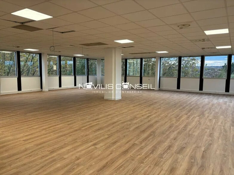 Office in Labège for lease - Interior Photo - Image 2 of 5