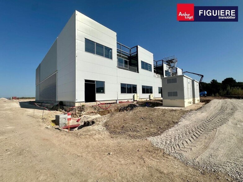 Flex in Marignane for sale - Building Photo - Image 2 of 18
