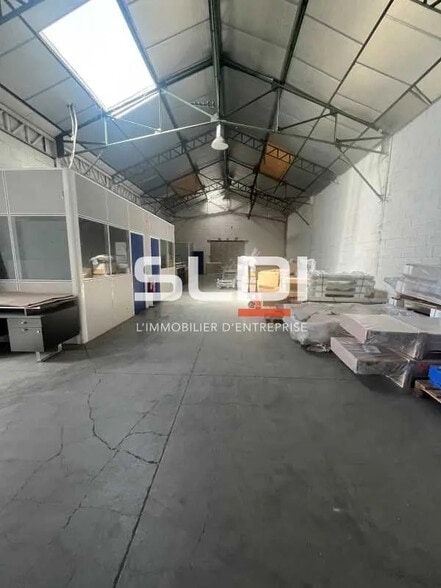 Office in Vénissieux for lease - Interior Photo - Image 3 of 4