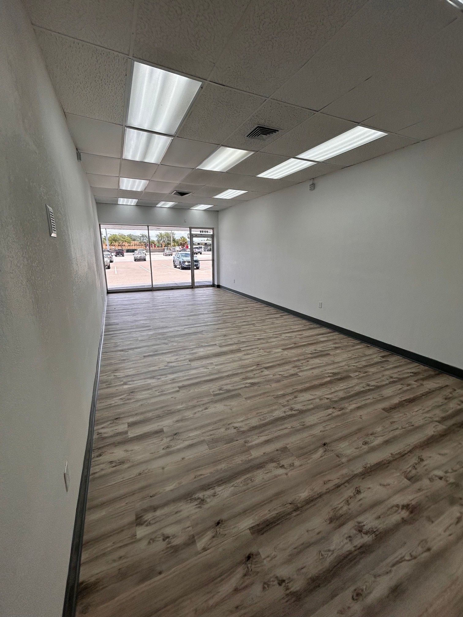 24139 US Highway 19 N, Clearwater, FL for lease Interior Photo- Image 1 of 3