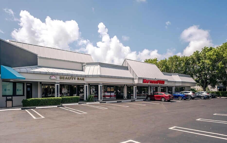 8821-8833 S Dixie Hwy, Miami, FL à louer - Photo du bâtiment - Image 3 de 6