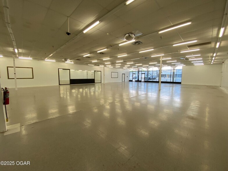 1701 S Main St, Joplin, MO for lease - Building Photo - Image 2 of 3