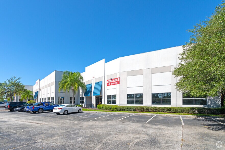 8508 Benjamin Rd, Tampa, FL à louer - Photo du bâtiment - Image 2 de 7