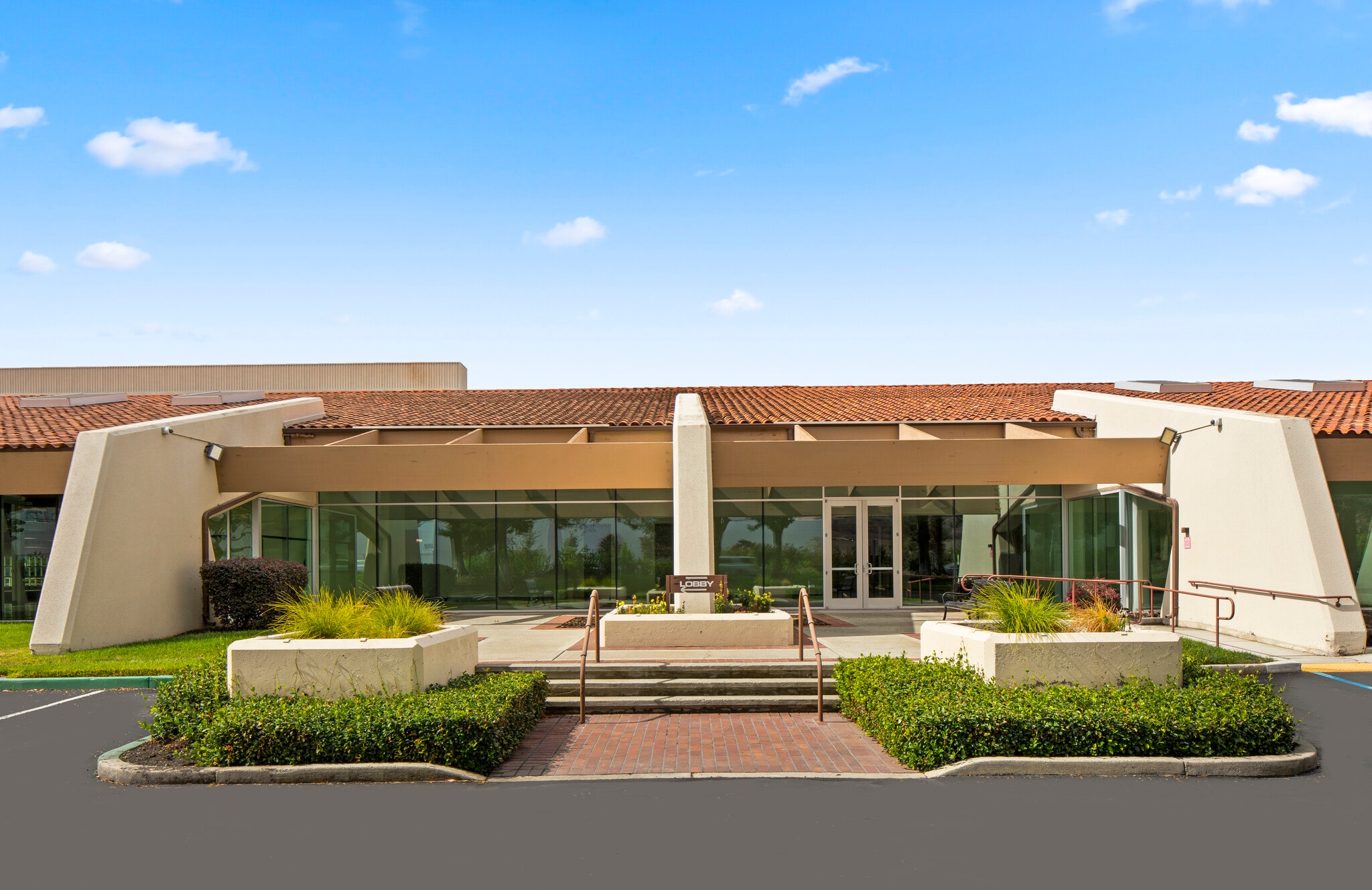 195 S Milpitas Blvd, Milpitas, CA for lease Primary Photo- Image 1 of 16