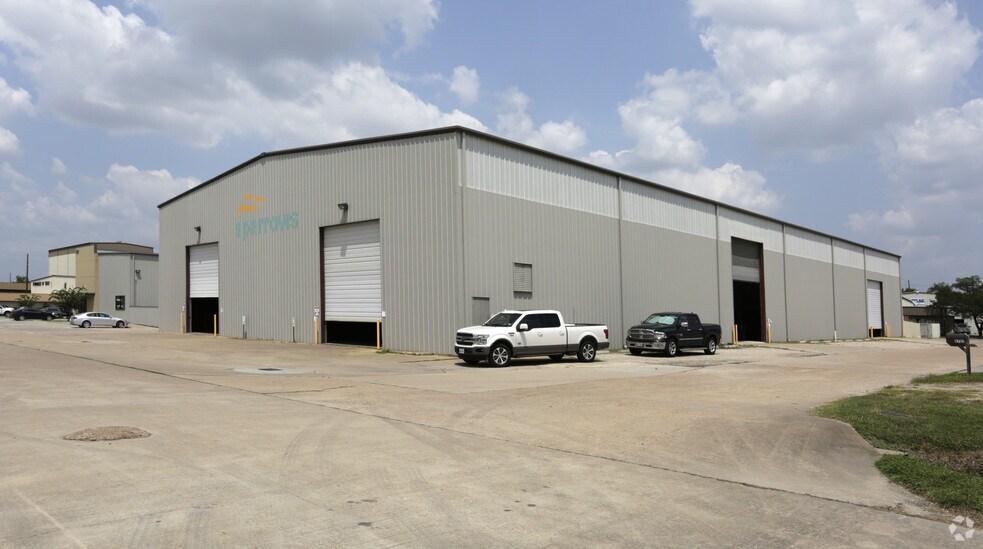 6754-6758 Northwinds Dr, Houston, TX à louer - Photo principale - Image 3 de 6