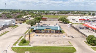 4201 N Navarro St, Victoria TX - Restaurant avec service au volant