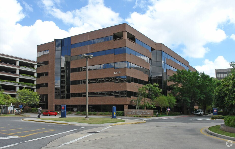 4224 Houma Blvd, Metairie, LA à louer - Photo du bâtiment - Image 2 de 6