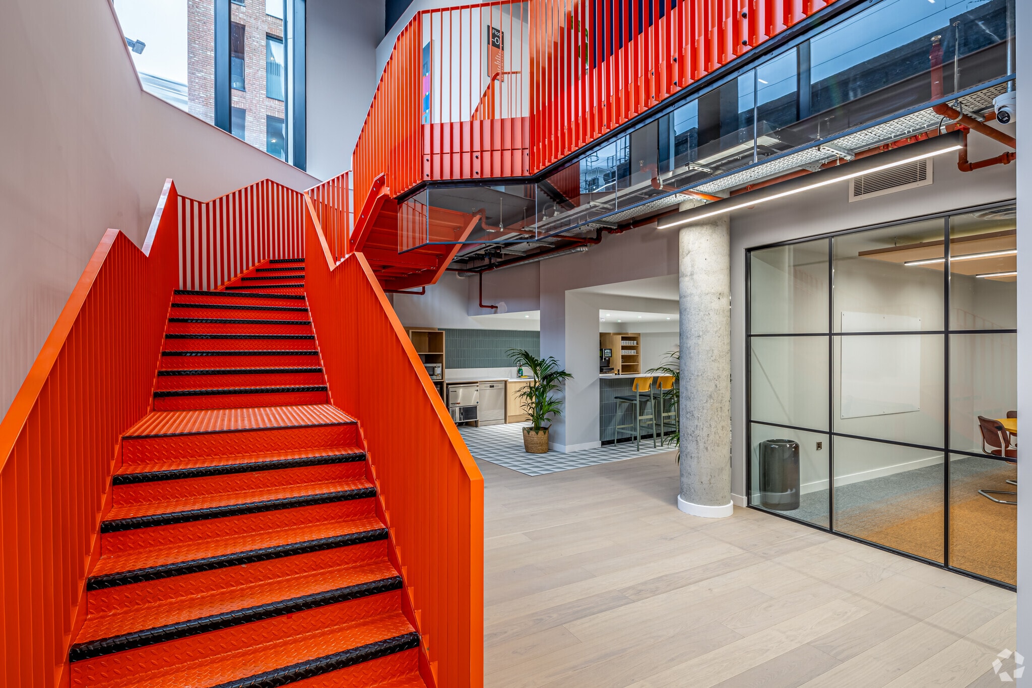 2-18 Warburton Rd, Londres à louer Photo intérieure- Image 1 de 6