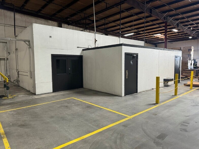 1400 E Victoria Ave, San Bernardino, CA à louer - Photo intérieure - Image 3 de 11