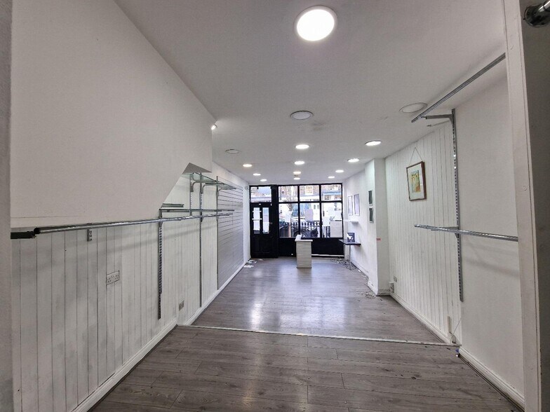 48 Amwell St, London for sale - Interior Photo - Image 3 of 5