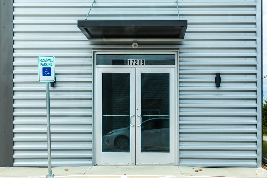 17219 South Dr, Cypress, TX for sale - Building Photo - Image 3 of 4