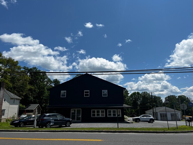 3700 US-44, Millbrook, NY à louer - Photo du bâtiment - Image 3 de 4