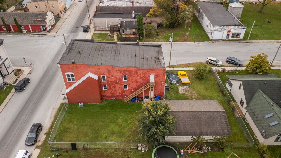 10 N Bierma St, Wheatfield, IN à vendre - Photo du bâtiment - Image 3 de 16